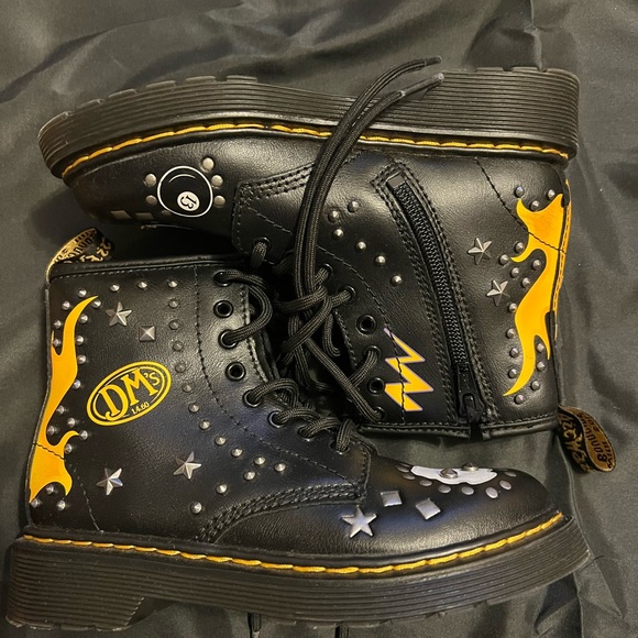 Patch and Stud Dr Martens - Picture 2 of 6